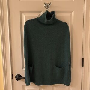 Brazeau Tricot cashmere capulet. Emerald Green. Size 2. Worn once.